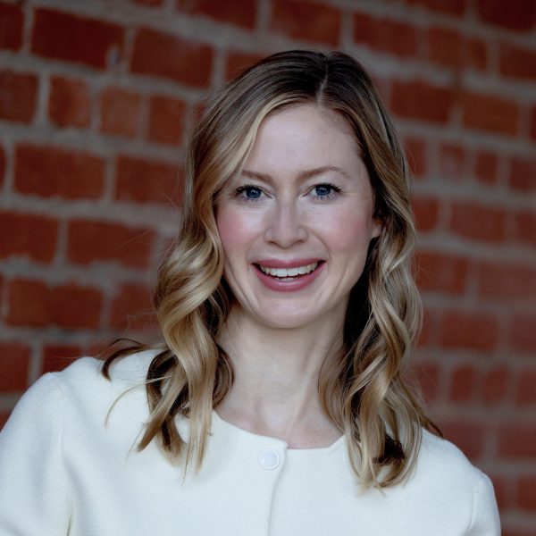 Kathryn Curtis (square)